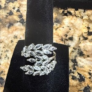 Dazzling Silver Leaf Ring